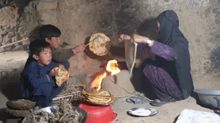 Two Children live In a Cave - A Heart breaking life like stone age - VILLAGE LIFE IN AFGHANISTAN 😢