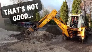 Taking the P*ss! - JCB 3CX SiteMaster at Work.