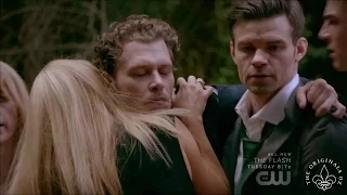 The Originals 4x02 Klaus reunites with his family