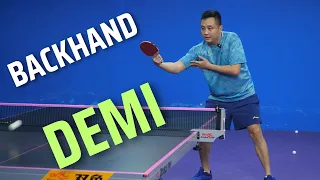 Instructions on Backhand Demi techniques with grandmaster To Duc Hoang