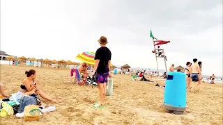 When do many people run away from the beach? Beach walk on the beach. Walk tour Spain 🇪🇸 4K ☑️