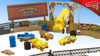 Disney Cas 3 Piste Thunder Hollow Smash & Crash Derby McQueen Miss Fritter Jouets