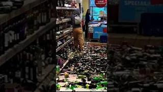 Women smashes hundreds of bottles at grocery store 😱 #shorts #short #breaking #bottles #trending