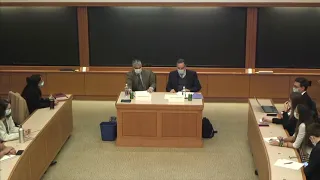 Luís Roberto Barroso conversa com Steven Levitsky em Harvard