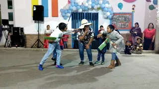 Parodia de "Ay Chavela" - Niños de IEP Happy School