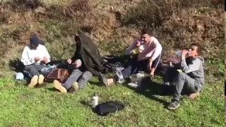 Comiendo en la montaña, con Mohamed Hindawi, Marruecos, Tetuán. المغرب