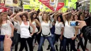 Flash Mob Auchan Chasseneuil 24 Novembre 2012 (vidéo officielle)