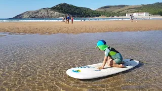 Clases de surf para niños en frussurf