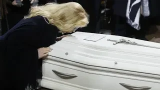 Sylvie Vartan “paralysée” lors de l’hommage à Johnny à la Madeleine