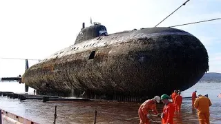 Submarine Found In Dried Up River, Workers Turn Pale When Seeing What’s Inside