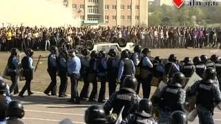 27.4.12 - В Харькове на стадионе репетировали беспорядки