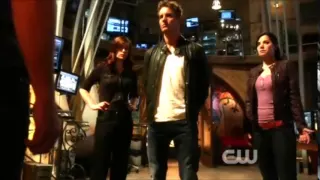 Smallville - 10x09: "Patriot" [ending scene]