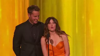 Kathryn Hahn and Justin Hartley Present Country Male - AMAs 2017