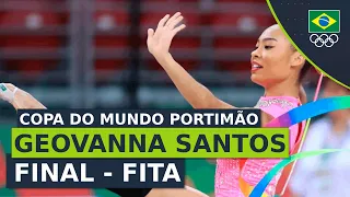 Geovanna Santos disputa a final da fita na etapa de Portimão da Copa do Mundo de Ginástica Rítmica