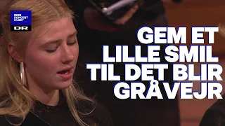 Gem et lille smil til det bli'r gråvejr // DR Pigekoret feat. Kira Skov (LIVE)