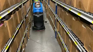 Warehouse floor cleaner/ warehouse floor cleaning and Scrubbing