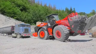 Hitachi ZW370 and Caterpillar 993Extreme!!! Truck Stuck In Sand