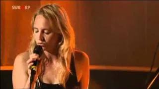 ELLIE GOULDING feat. LISSIE - Making Pies @ New Pop Festival 2010