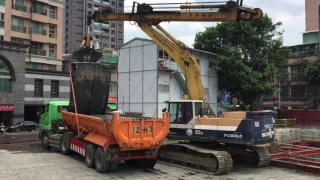 Taipei Taiwan KOMATSU PC-300LC-5 - 2017/7/18