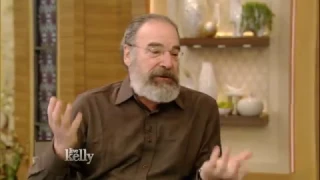 Mandy Patinkin Gets Emotional Seeing Jake Gyllenhaal in "Sunday in the Park With George"