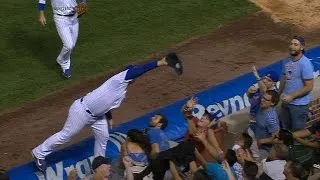 Rizzo makes incredible grab, falls in crowd