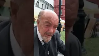 Ленин весельчак 😁