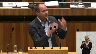 15 Plenarsitzung des Nationalrats Teil 1 Matthias Strolz NEOS 2015 09 23 0900 tl 06 Politik LIVE