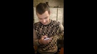 Молдован умеет петь