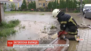 У Бучі затопило пів вулиці – жителі скаржаться на сусідній новий житловий комплекс