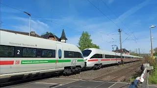 Bahnübergang in Friedland Züge am Samstag 27.4.2024 ICE 2, ICE-T Doppeltraktion