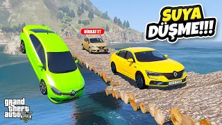 Renault Ailesi Arabalar Suya Düşme Parkurunda - GTA 5