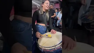 Surdo de terceira - Janaina morari “Rosas de Ouro”