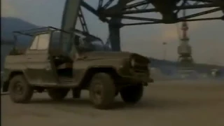 Черное море 213 (1998) - car chase scene