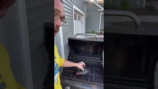 GRILLBOT REVIEW - HOW TO CLEAN YOUR GRILL.  FROM BBQ SAUCE, RIBS, BURGERS, CHICKEN &  MORE...