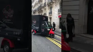 A new Pizza Van arrives in Paris | Piaggio Ape Smart | "Non Solo Pizze"