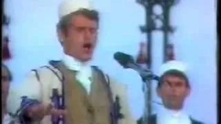 Qerim Sula - Këndojnë pushkët nëpër kulla