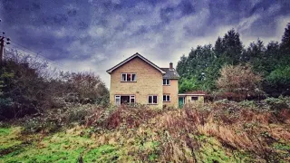 ABANDONED HOUSE HIDDEN IN A REMOTE AREA | HUSBAND & WIFE DIED THE SON JUST VANISHED OR DID HE...