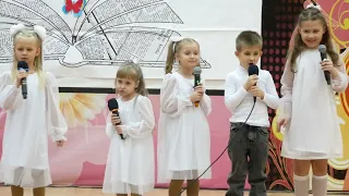 Младшая группа студии эстрадной песни "Карамель" - "Бабулечки"