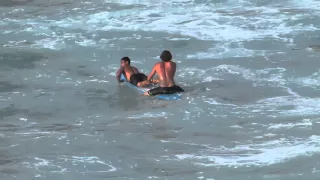 LIFEGUARD LUKE DANIELS TO THE RESCUE AT TAMARAMA BEACH - Filmed by Cora Bezemer