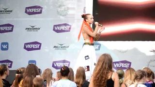 Арина Данилова — Выше неба (VK Fest 2018)