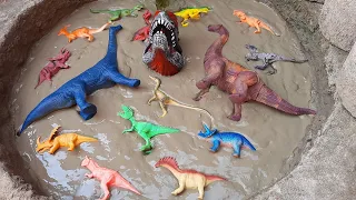 Dinossauros de Plástico Presos na Lama Pentaceratops Velociraptor Giganotossauro Carnotauro
