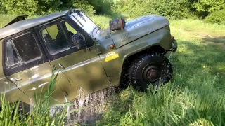 уаз 4x4 в реку .