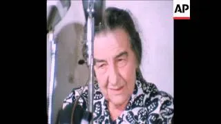 SYND 03/10/73 GOLDA MEIR ARRIVES IN TEL AVIV AND GIVES AN INTERVIEW
