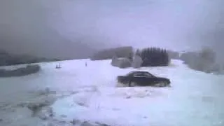 BMW E34 525ix snow drift .