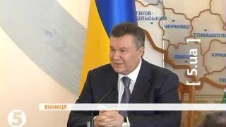 Янукович передав "вітання" Акімовій та Богатирьовій