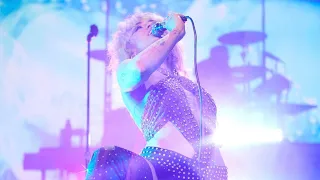 Miley Cyrus - Plastic Hearts (Live at Summerfest 2021)