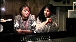 "The Sweethearts of Sigma" & Vincent Montana, Jr. - Christmas Session (1990)