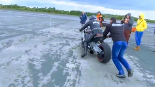 Así suena y corre una moto con motor de HELICÓPTERO