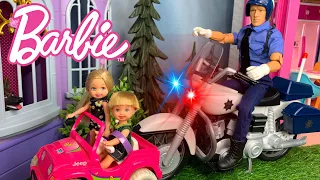 Barbie Family Story - New Neighbor Moves in Next Door