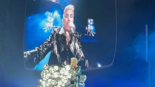 Queen+Adam Lambert - Bicycle Race , Fat Bottomed Girls